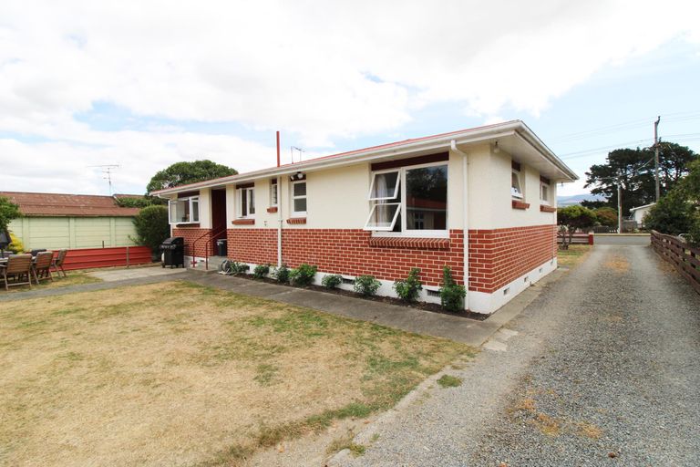 Photo of property in 25 Taverner Street, Carterton, 5713