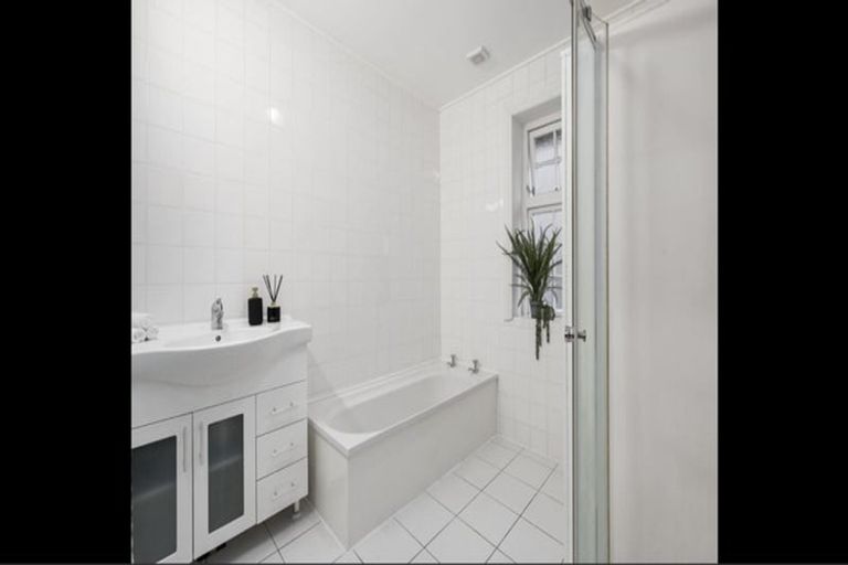 Photo of property in 5 Grass Street, Oriental Bay, Wellington, 6011