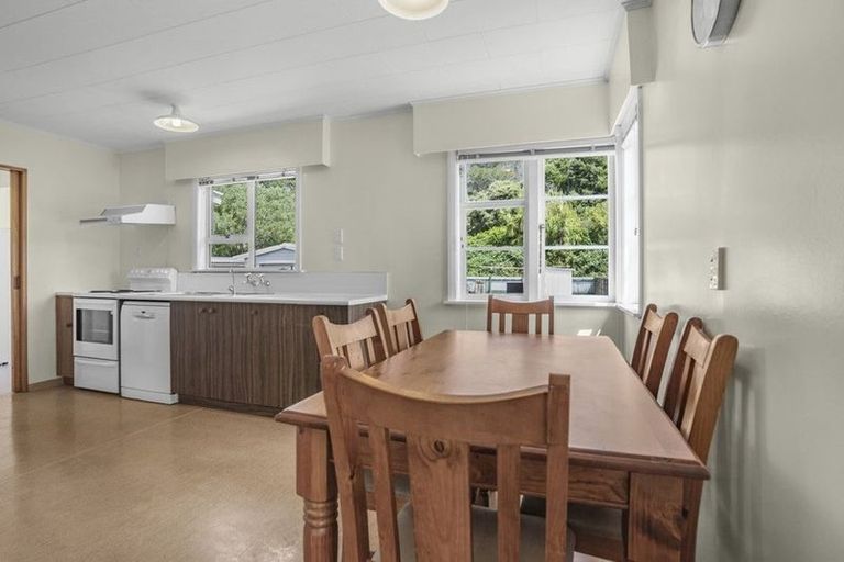 Photo of property in 52 Dover Road, Wainuiomata, Lower Hutt, 5014