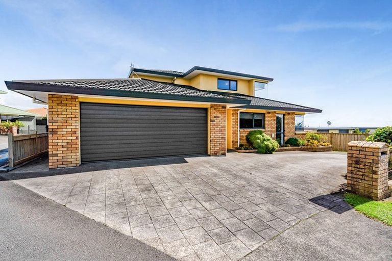 Photo of property in 20 Kellyville Heights, Merrilands, New Plymouth, 4312