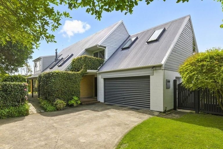 Photo of property in 335 Te Moana Road, Waikanae, 5036