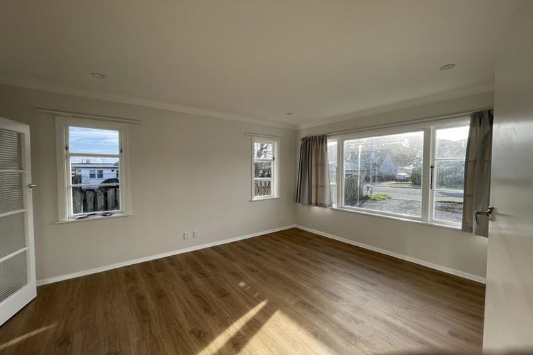 Photo of property in 19 Beauchamp Street, Tawa, Wellington, 5028