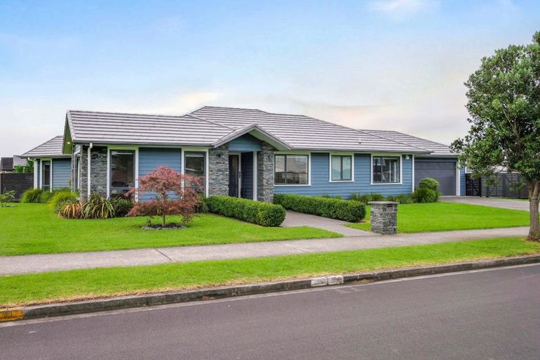 Photo of property in 53 Pohutukawa Parade, Riverhead, 0820