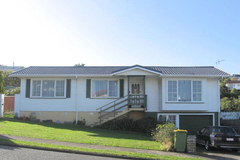 Photo of property in 20 Gloaming Hill, Titahi Bay, Porirua, 5022