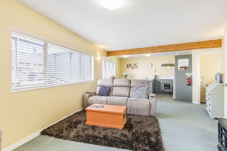 Photo of property in 1/81 Birkenhead Avenue, Birkenhead, Auckland, 0626