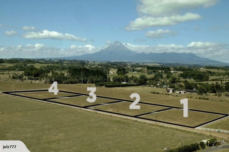 Photo of property in 6 Kaipakopako Road, Paraite, New Plymouth, 4373