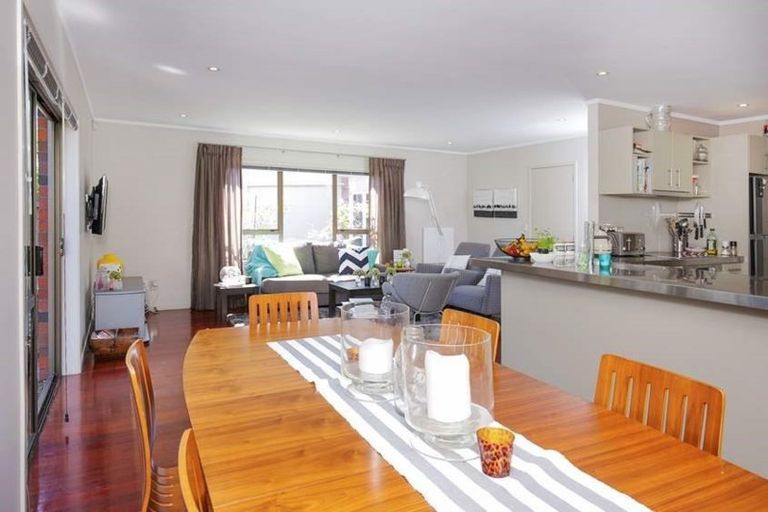 Photo of property in 4/8 Brook Street, Milford, Auckland, 0620