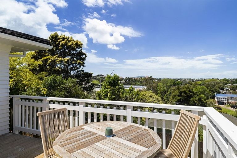 Photo of property in 1/63 Gladstone Road, Northcote, Auckland, 0627
