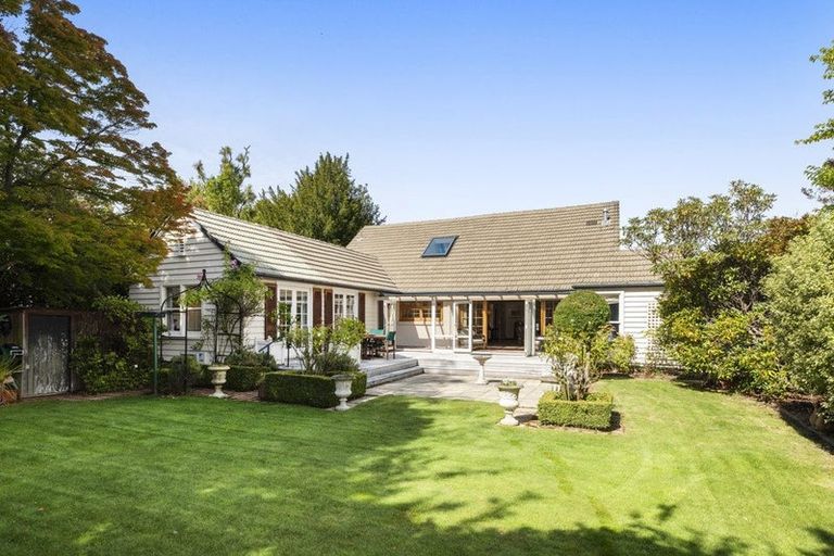 Photo of property in 48 Memorial Avenue, Ilam, Christchurch, 8053