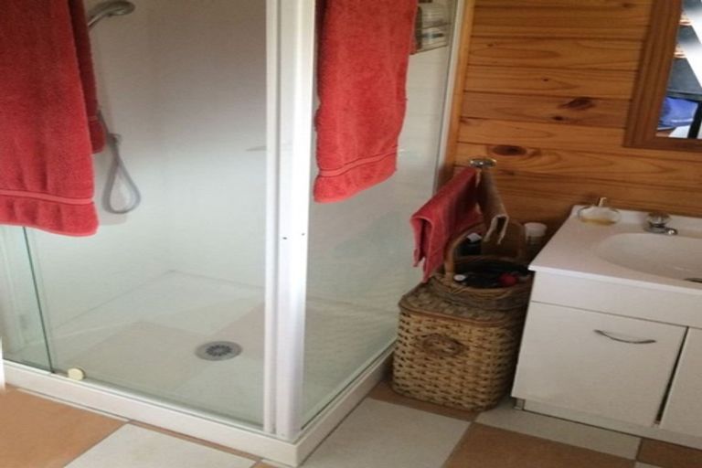 Photo of property in 42a Matipo Road, Mairangi Bay, Auckland, 0630