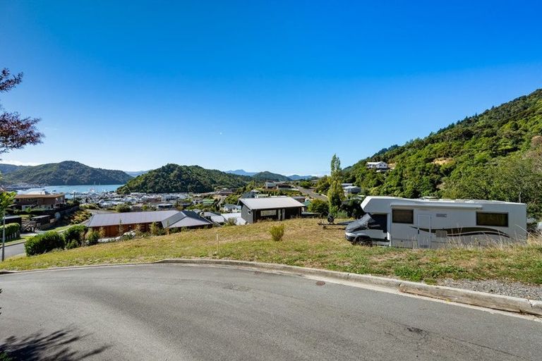 Photo of property in 24 Russell Street, Picton, 7220