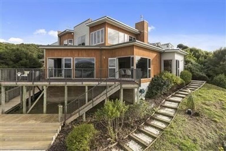 Photo of property in 43 Pendennis Point, Camborne, Porirua, 5026