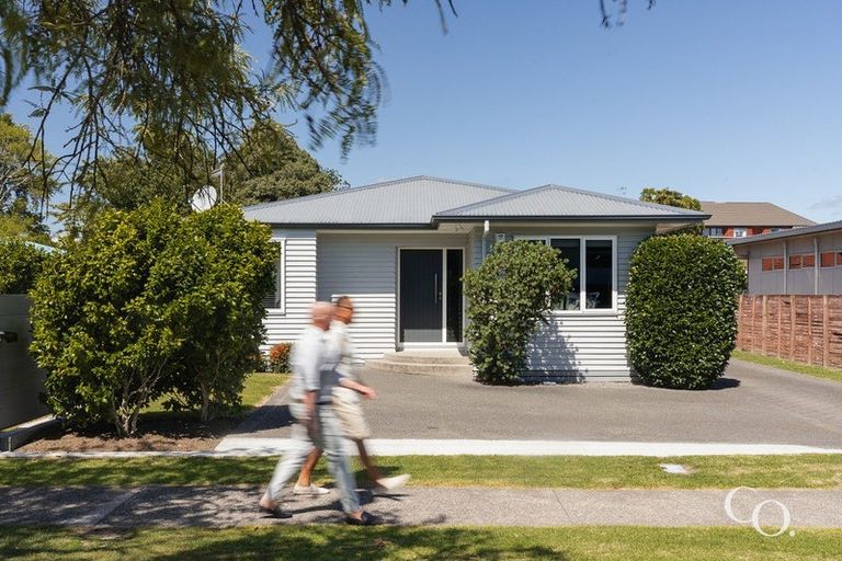 Photo of property in 430 Devonport Road, Tauranga South, Tauranga, 3112