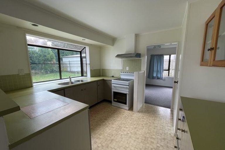 Photo of property in 12 Sumich Place, West Harbour, Auckland, 0618