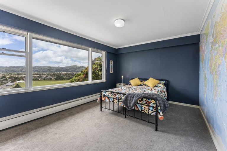 Photo of property in 212a Whites Line East, Waiwhetu, Lower Hutt, 5010