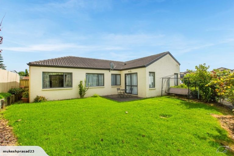 Photo of property in 1/18 Alicante Avenue, Hillpark, Auckland, 2102