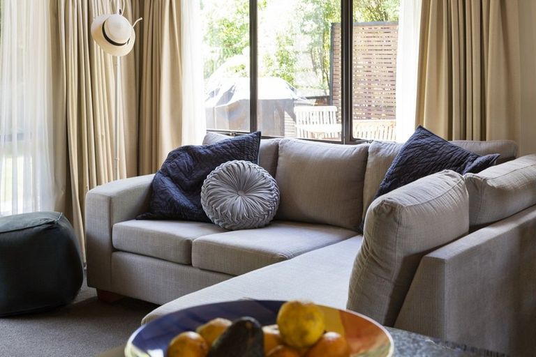 Photo of property in 19 Thames Street, Welbourn, New Plymouth, 4310