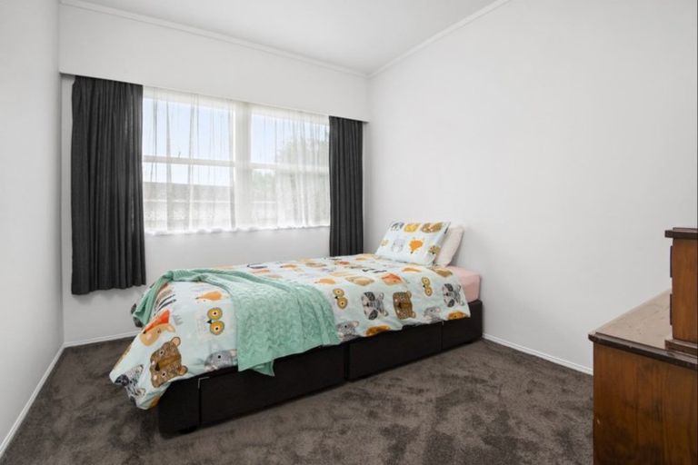 Photo of property in 24 Pooley Street, Pakuranga Heights, Auckland, 2010
