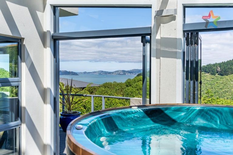 Photo of property in 7 Green Park Lane, Korokoro, Lower Hutt, 5012