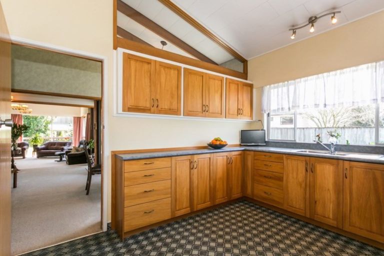 Photo of property in 14 Gillean Street, Havelock North, 4130