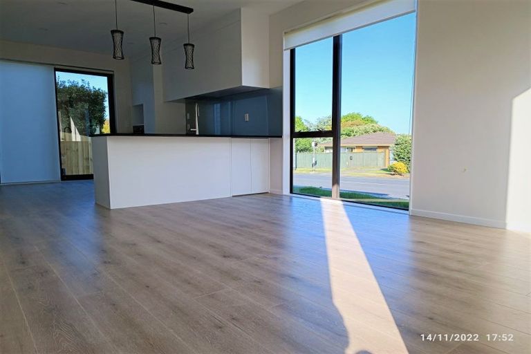 Photo of property in 49a Prince Regent Drive, Half Moon Bay, Auckland, 2012