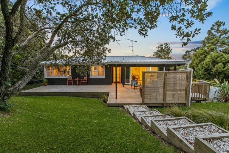 Photo of property in 1/235 Rangatira Road, Beach Haven, Auckland, 0626