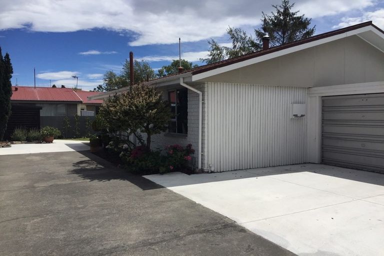 Photo of property in 75a Picton Avenue, Riccarton, Christchurch, 8011