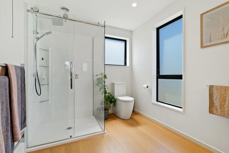 Photo of property in 14 Tuke Lane, Wanaka, 9305