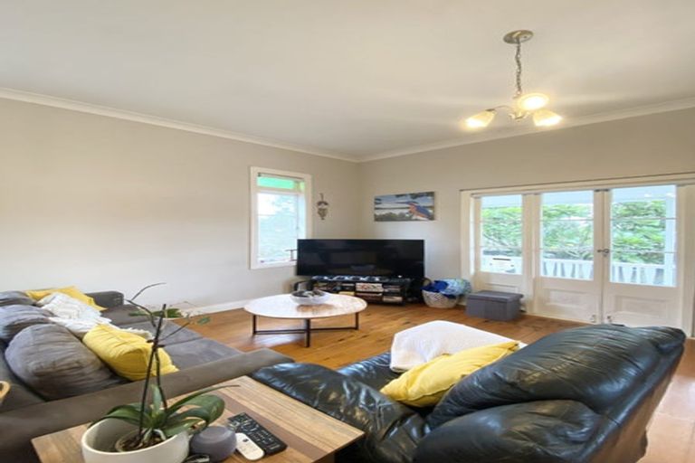 Photo of property in 21 Rame Road, Greenhithe, Auckland, 0632