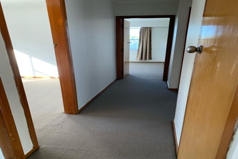 Photo of property in 41 Parrs Cross Road, Henderson, Auckland, 0612