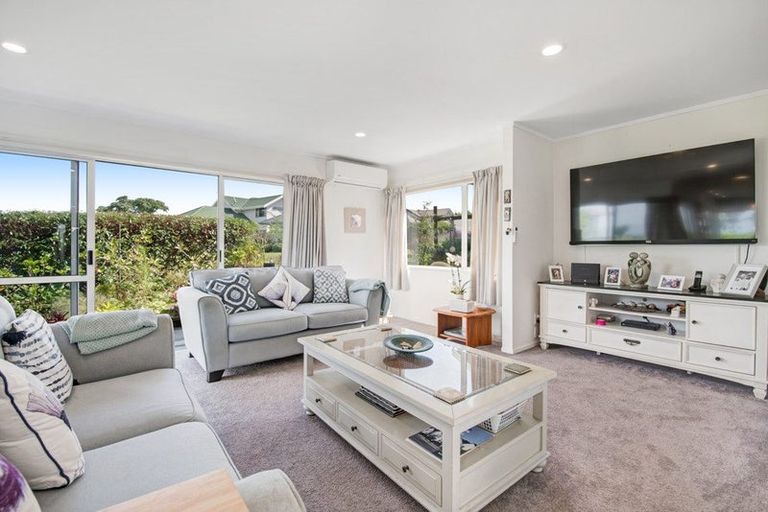 Photo of property in 896 Whangaparaoa Road, Manly, Whangaparaoa, 0930