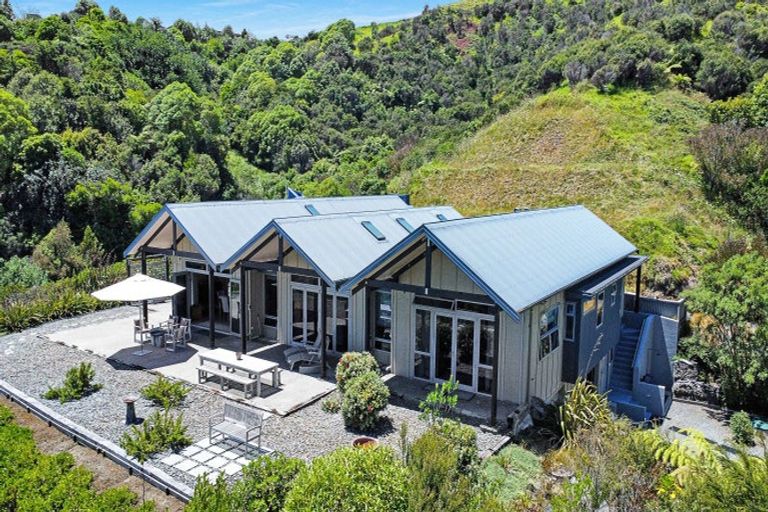 Photo of property in 8 Ohiwa Cove Rise, Waiotahe, Opotiki, 3198