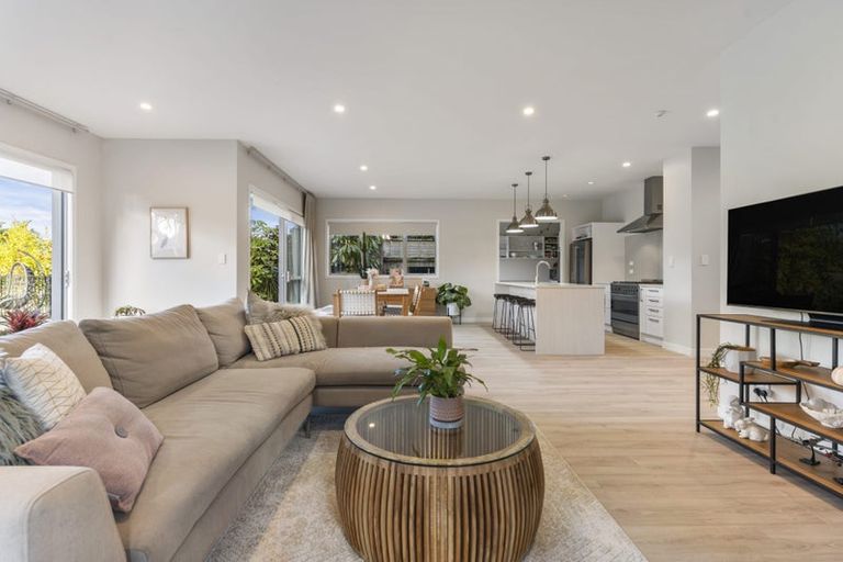 Photo of property in 284e Schnapper Rock Road, Schnapper Rock, Auckland, 0632