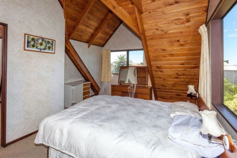 Photo of property in 207 Marie Crescent, Whangamata, 3620