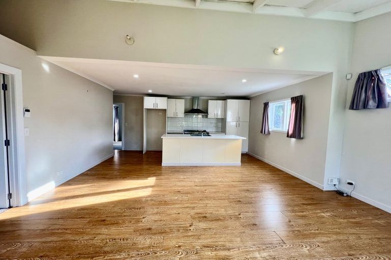 Photo of property in 4 Matai Road, Stanmore Bay, Whangaparaoa, 0932