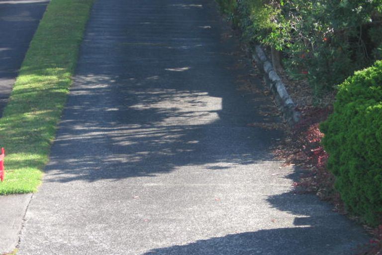 Photo of property in 13 Greendale Spur, Glenfield, Auckland, 0629