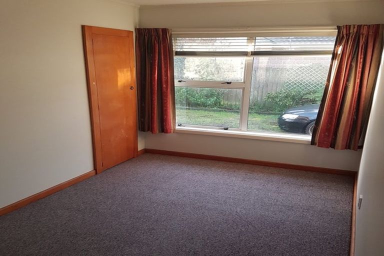Photo of property in 17 Eglinton Street, Avondale, Christchurch, 8061