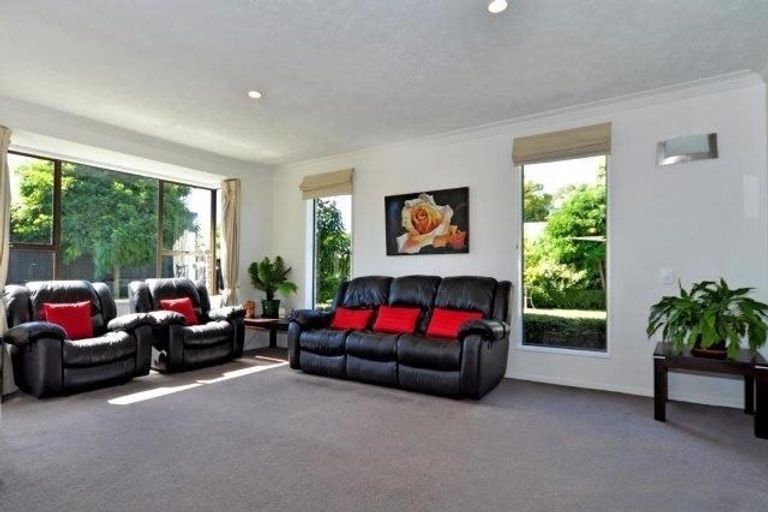 Photo of property in 9 Cam Place, Harewood, Christchurch, 8051