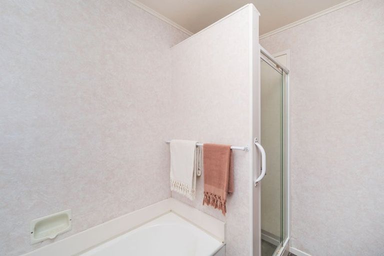 Photo of property in 28b Wood Street, Takaro, Palmerston North, 4410