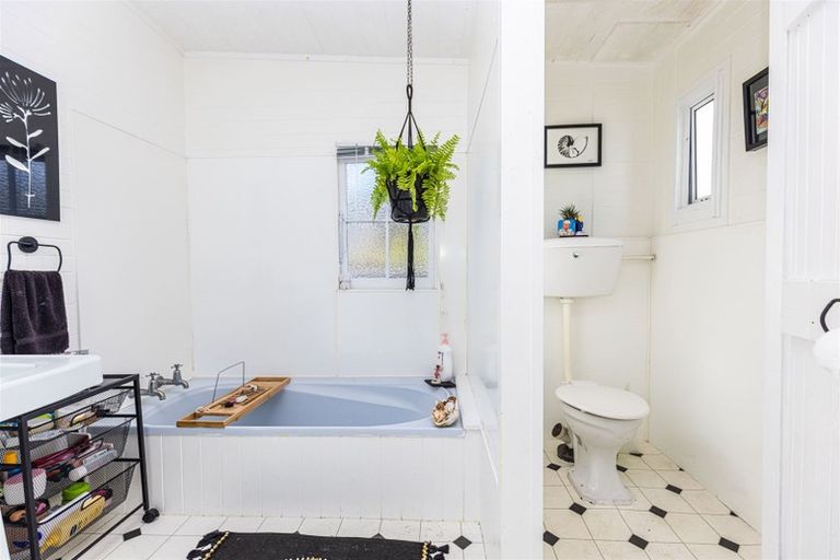 Photo of property in 53 Manuka Street, Castlecliff, Whanganui, 4501