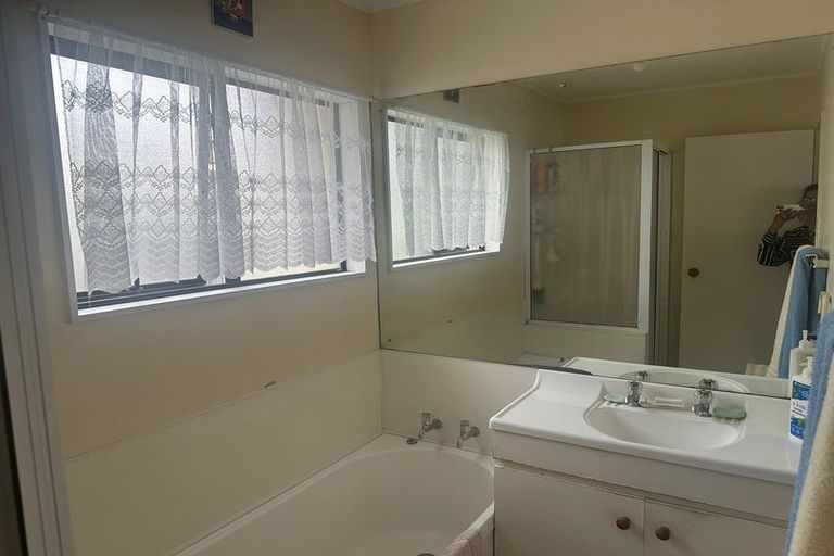 Photo of property in 2/4 Weiti Road, Orewa, 0931