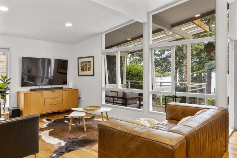 Photo of property in 878 Acacia Bay Road, Acacia Bay, Taupo, 3330