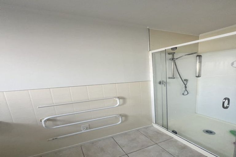 Photo of property in 124 Carnoustie Drive, Wattle Downs, Auckland, 2103
