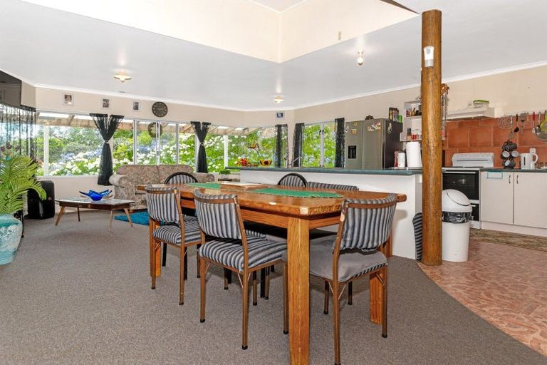 Photo of property in 95 Paremata Road, Tolaga Bay, 4077