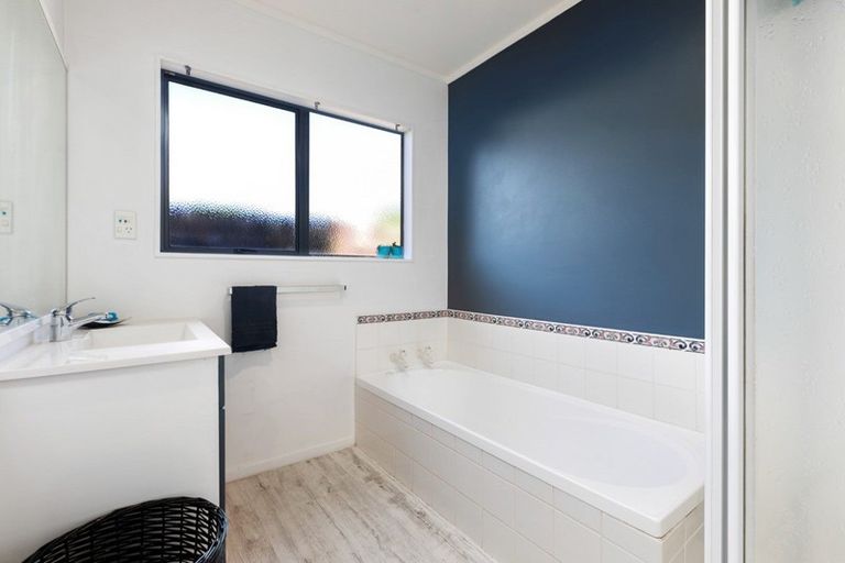 Photo of property in 5b Topaz Drive, Papamoa Beach, Papamoa, 3118