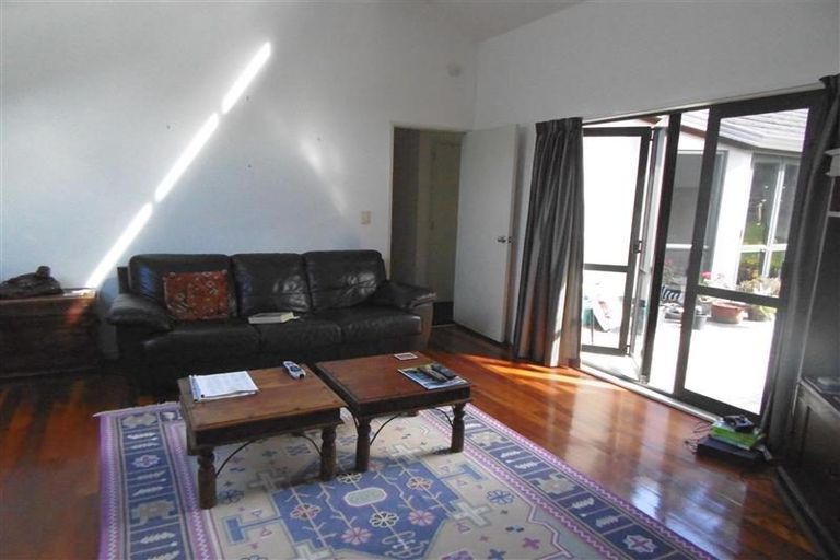 Photo of property in 31 Almond Grove, Greenhithe, Auckland, 0632