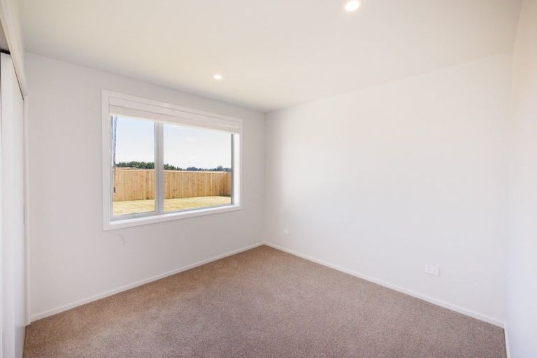 Photo of property in 68 Atlantic Drive, Fitzherbert, Palmerston North, 4410
