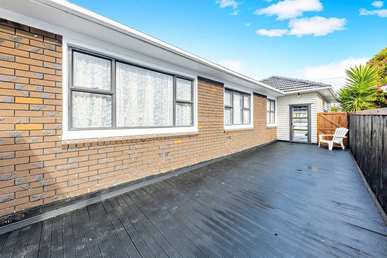 Photo of property in 5 Lloyd Avenue, Papatoetoe, Auckland, 2025