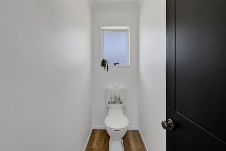 Photo of property in 51 Cumberland Street, Merrilands, New Plymouth, 4312