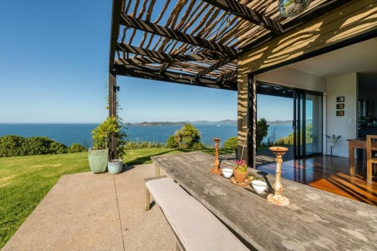 Photo of property in 98 Pukematu Lane, Russell, 0202